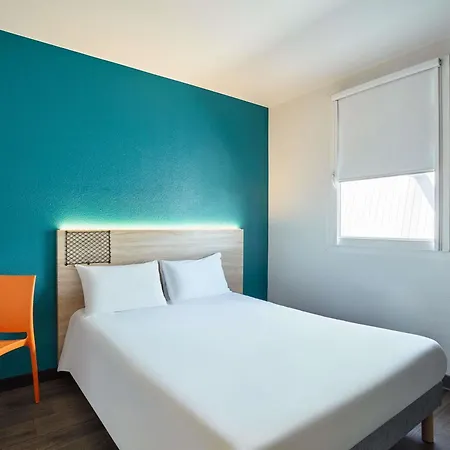 Hotelf1 Courtaboeuf Otel
