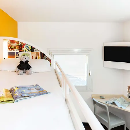 Hotelf1 Courtaboeuf Otel