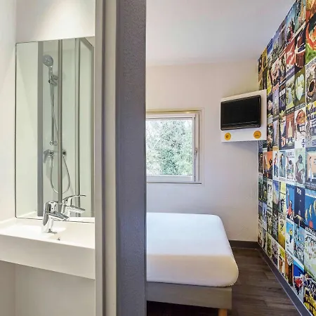 Hotell Hotelf1 Courtaboeuf