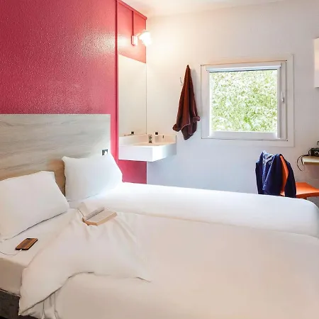 Hotelf1 Courtaboeuf Hotell